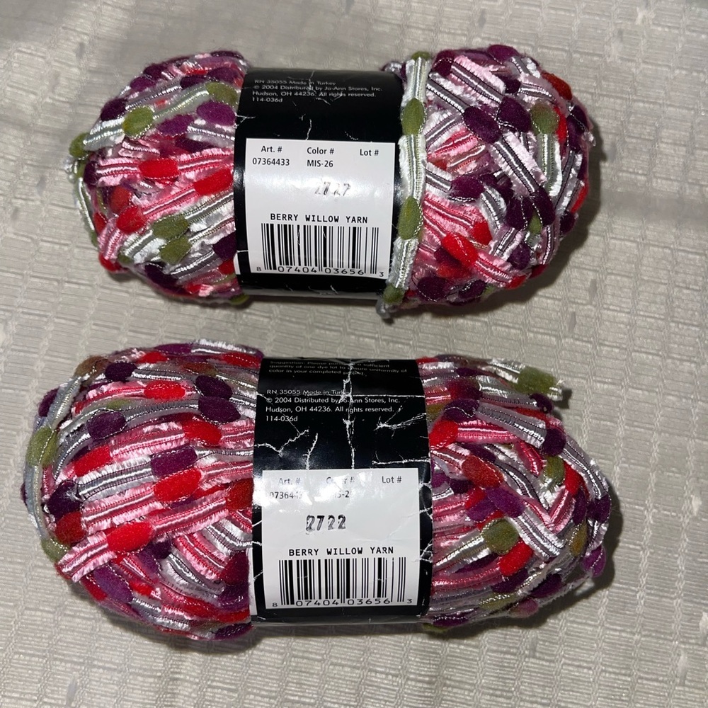 2 Skeins Discontinued Sensations Willow Bulky Wt Yarn Color Berry Willow - Picture 3 of 5